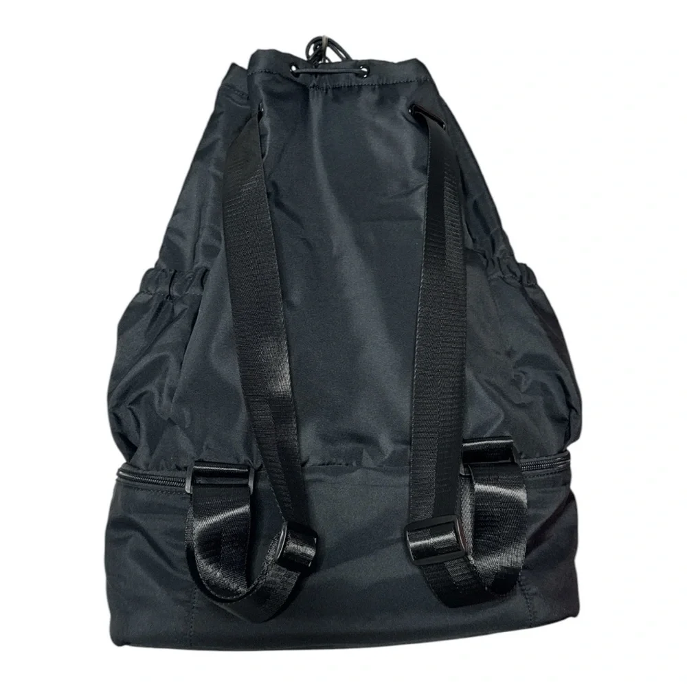 BEYOND YOGA BLACK CONVERTIBLE GYM BAG DRAWSTRING TRAVEL BACKPACK